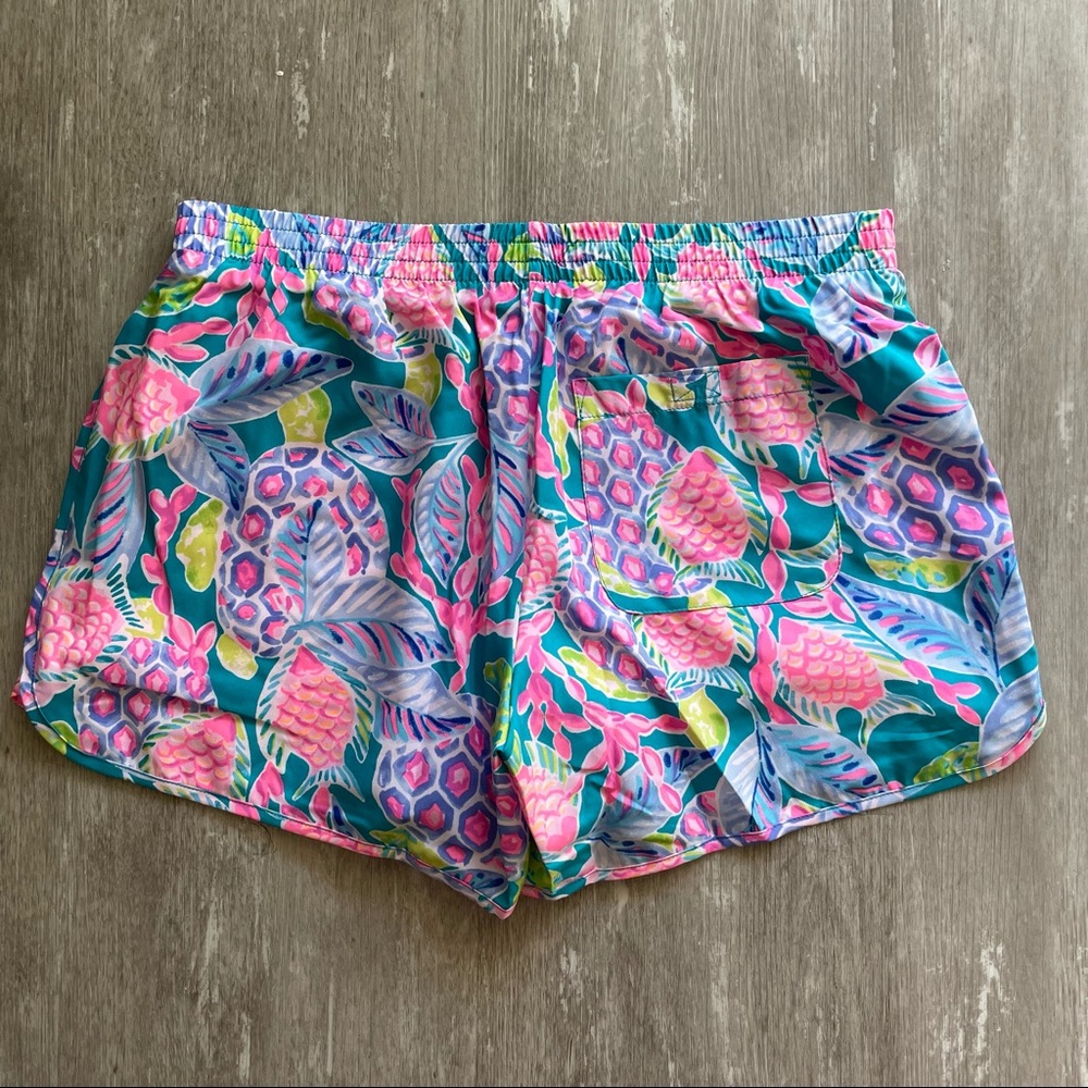 Sold Lilly Pulitzer Ocean Trail Short - Turtle Wave - Picture 2 of 6